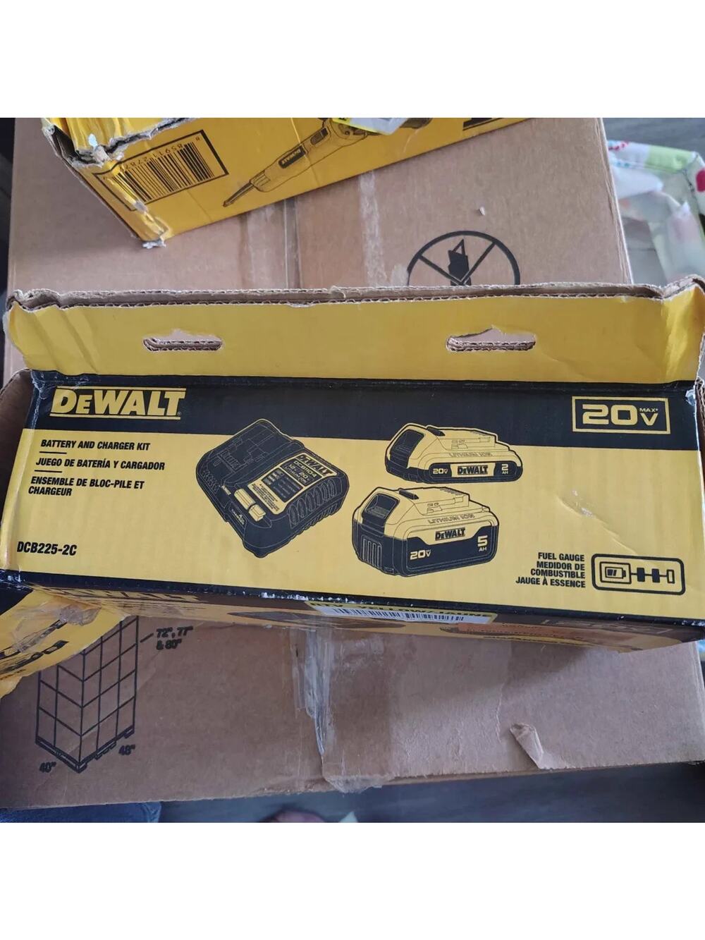 Dewalt DCB225-2C 20V MAX XR 2AH & 5AH Battery & Charger Kit
